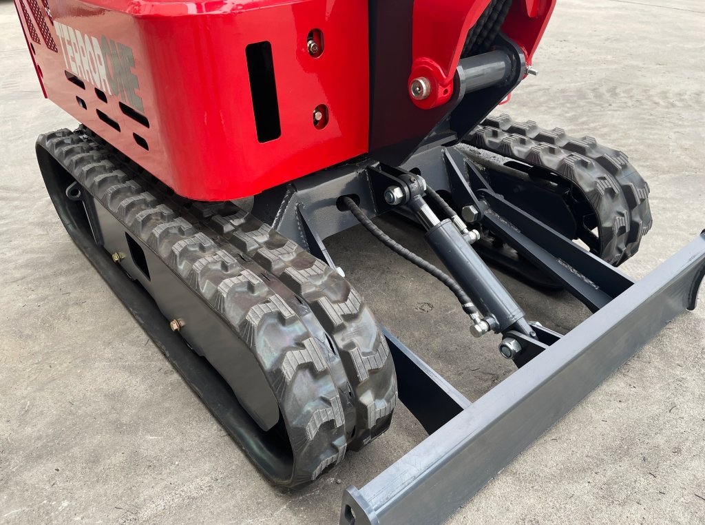 TYPHON TERROR ONE STORM 1 Ton Mini Excavator Trench Digger with Hydraulic Oil Cooler Canopy & Wide Bucket Ideal for Garden, Farm, Park & Road Work Digging, Drilling, Bull-Dozing - Image 13