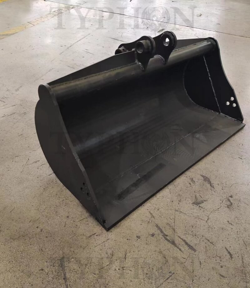 TYPHON 2.5 Ton Mini Excavator Attachment Plain Bucket 800mm 31" Mud Bucket