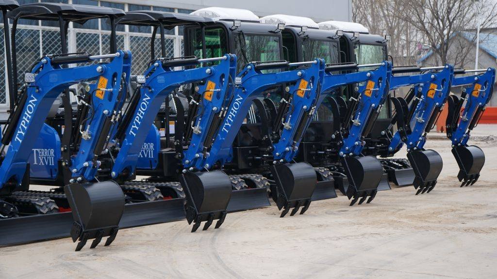 2025 3800 lb TYPHON TERROR XVII Mini Excavator Rubber Track with Kubota D902 Diesel Engine USA - Image 5