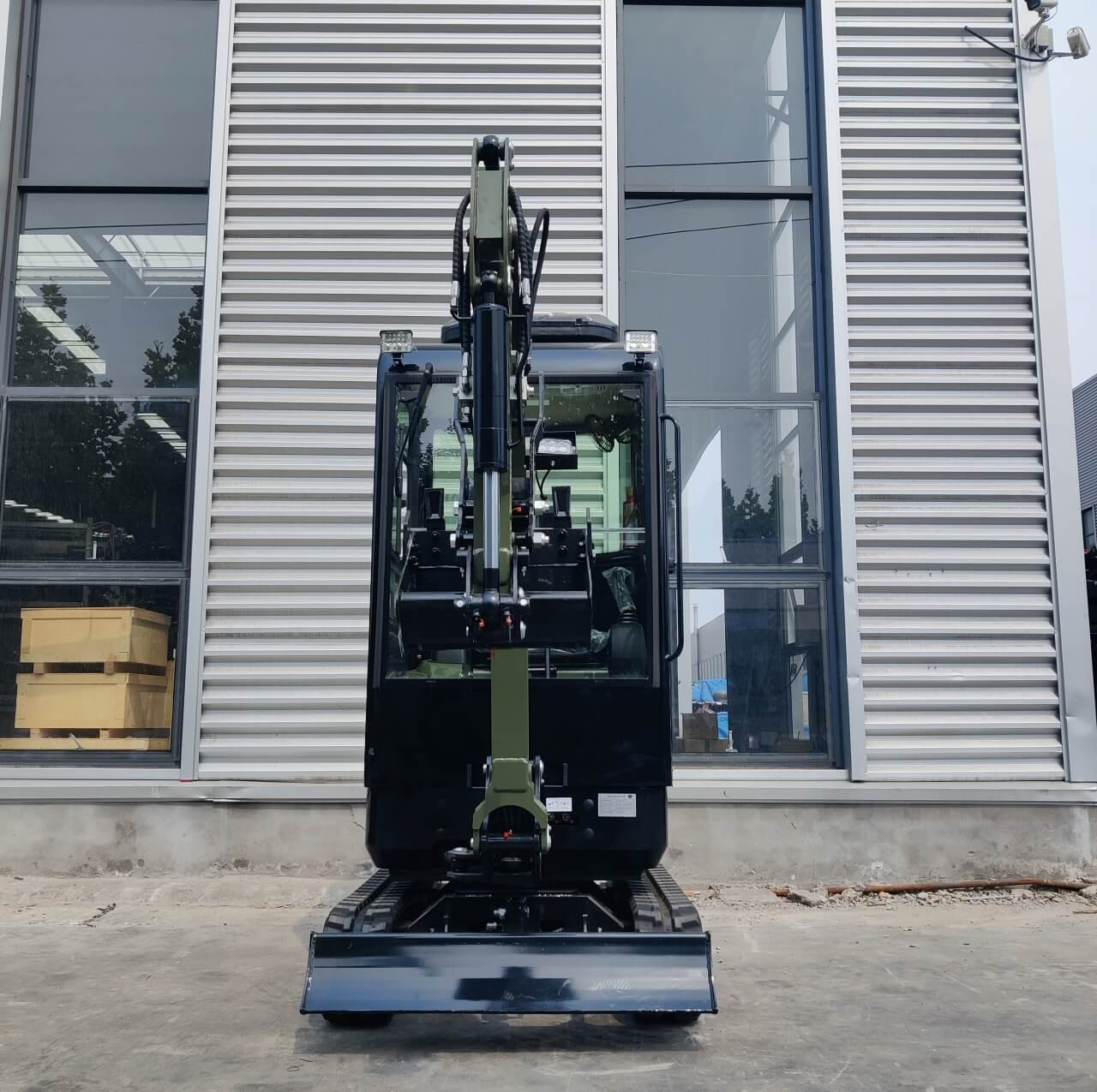 Green TYPHON TERROR XVIII Prestige 2 Ton Mini Excavator KUBOTA Diesel Engine USA - Image 7