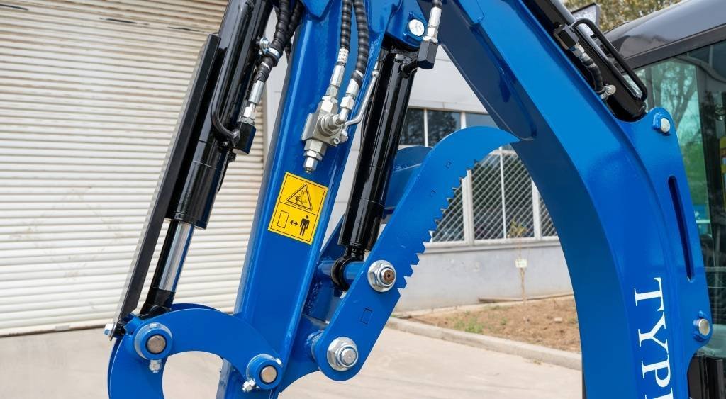 TYPHON 18 FLEX PRO 1.8 Ton Mini Excavator USA with 12 attachments - Image 6