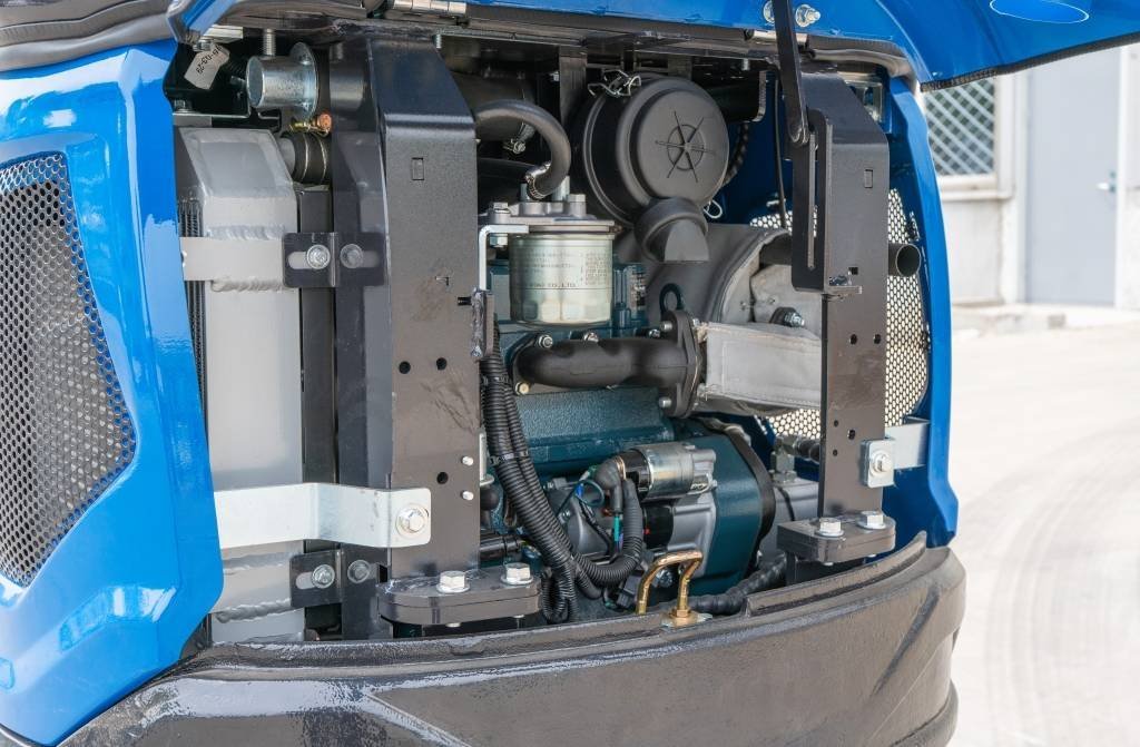 TYPHON 18 FLEX PRO 1.8 Ton Mini Excavator USA with 12 attachments - Image 3