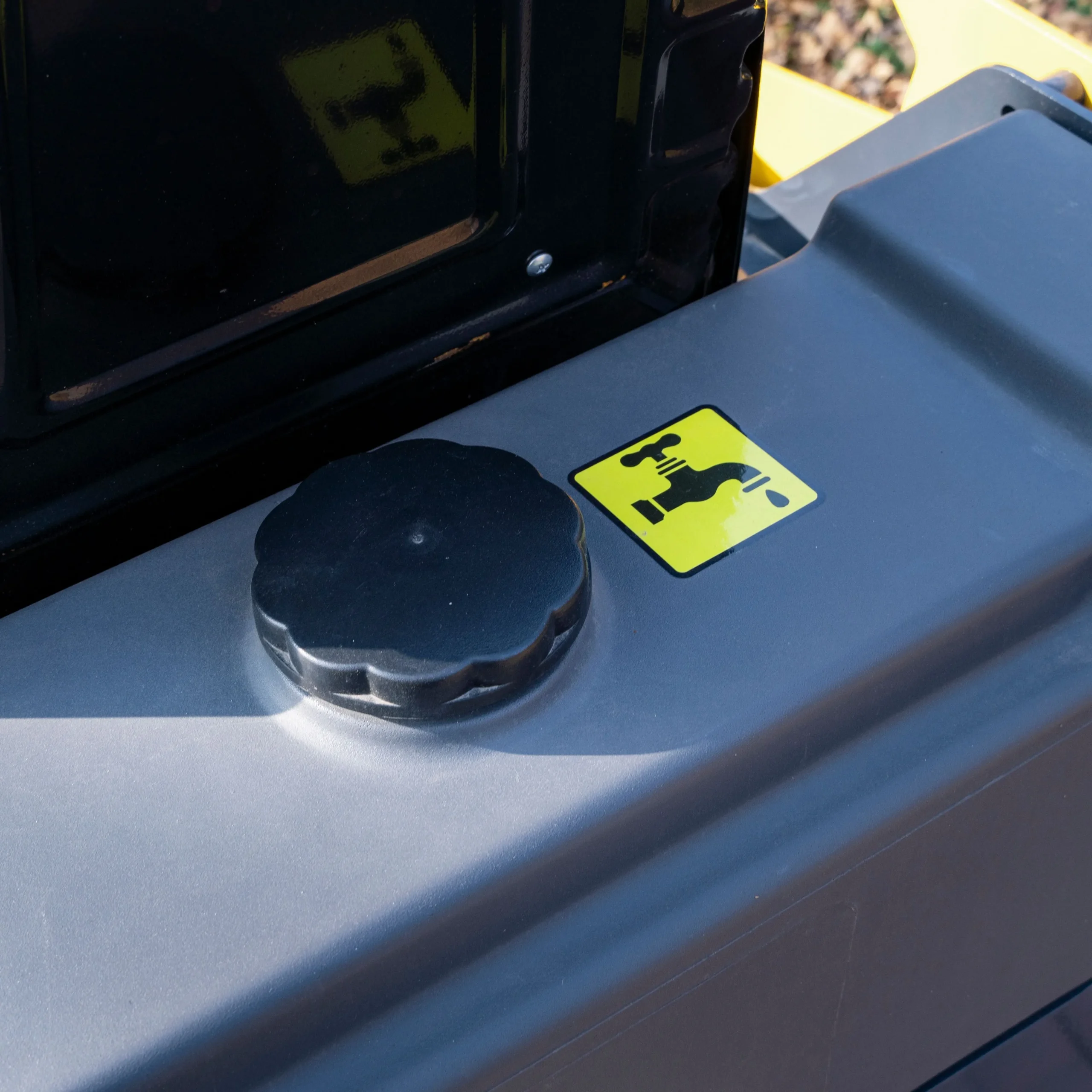 TYPHON FURY 15 Mini Road Roller 1.5Ton 13.5 hp B&S Gas Engine Hydraulic Steering - Image 28