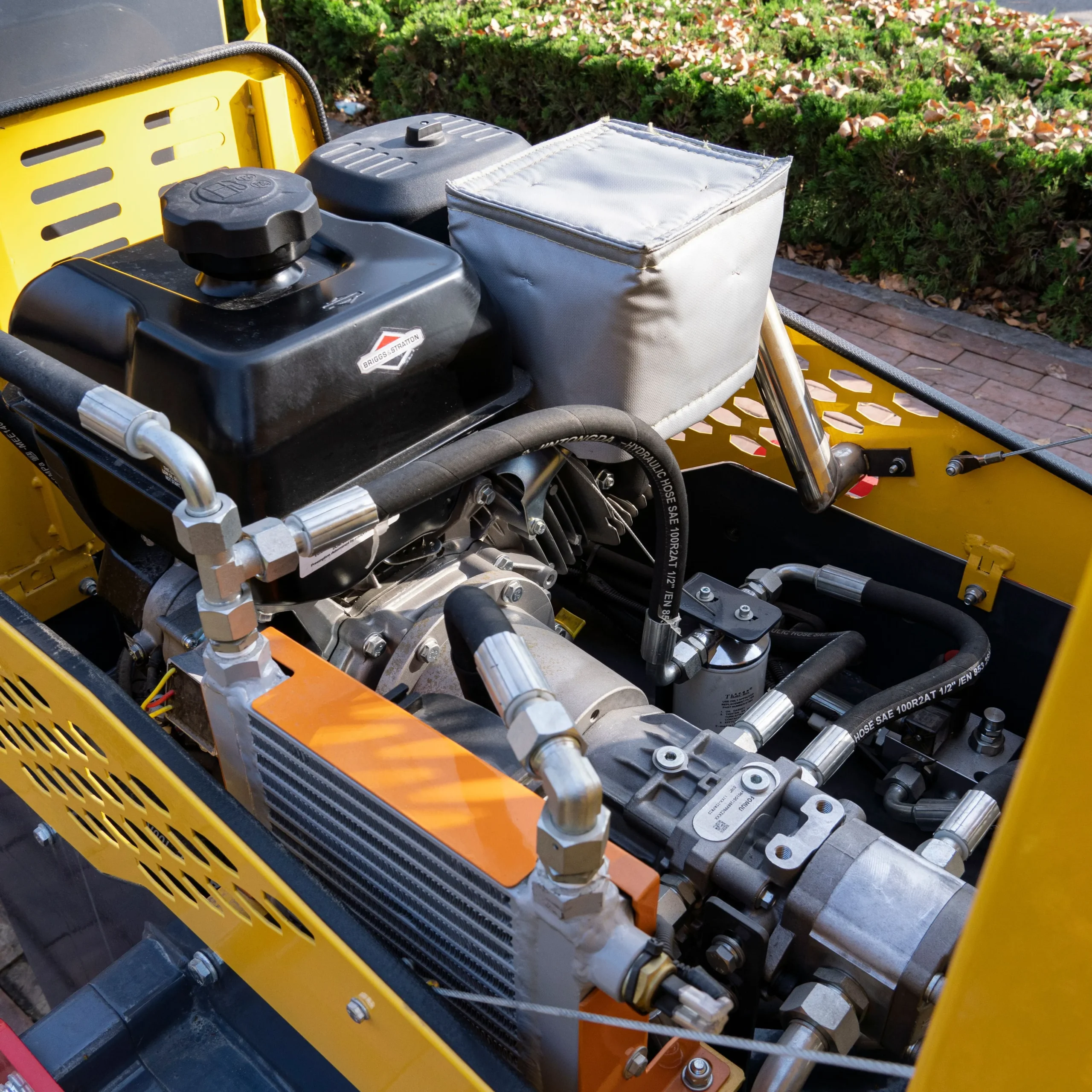 TYPHON FURY 15 Mini Road Roller 1.5Ton 13.5 hp B&S Gas Engine Hydraulic Steering - Image 20