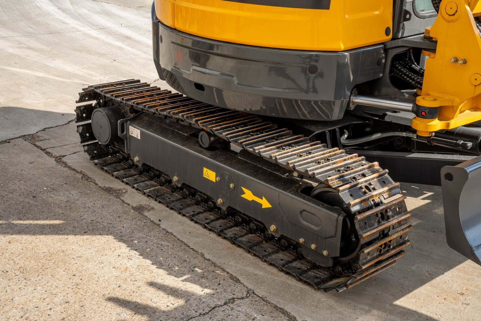 TYPHON NAGA 4.0 Mini Excavator w 4 Ton 24.4hp Yanmar Diesel Engine Metal Track ISO SAE control switch, AC Heater Cabin, 2 Travel Speed - Image 22