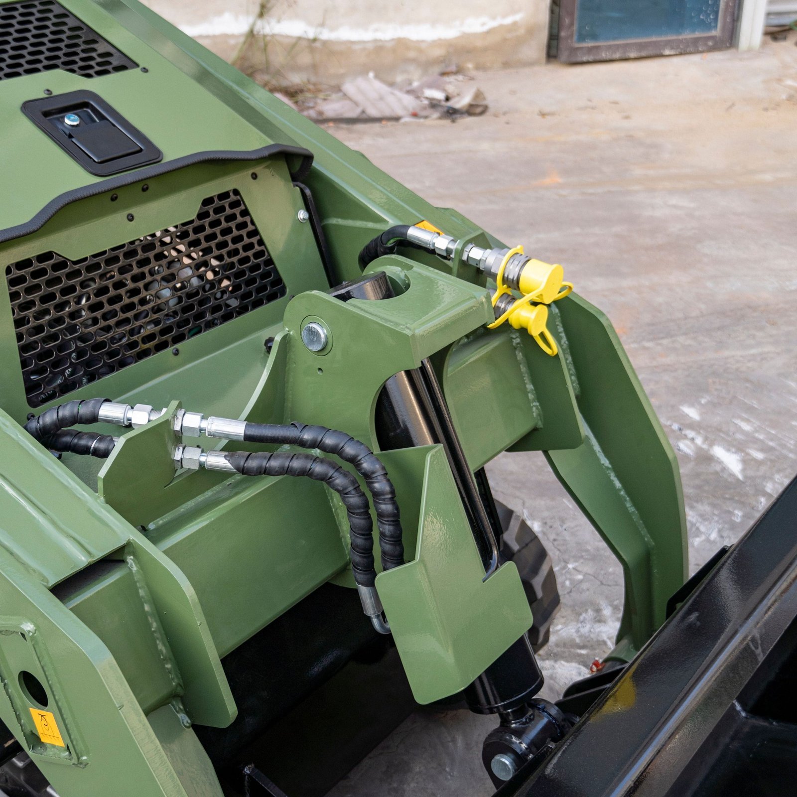 TYPHON Stomp V1000 24HP Kubota D1105 Water Cooled Diesel Skid Steer Pilot Control - Image 21