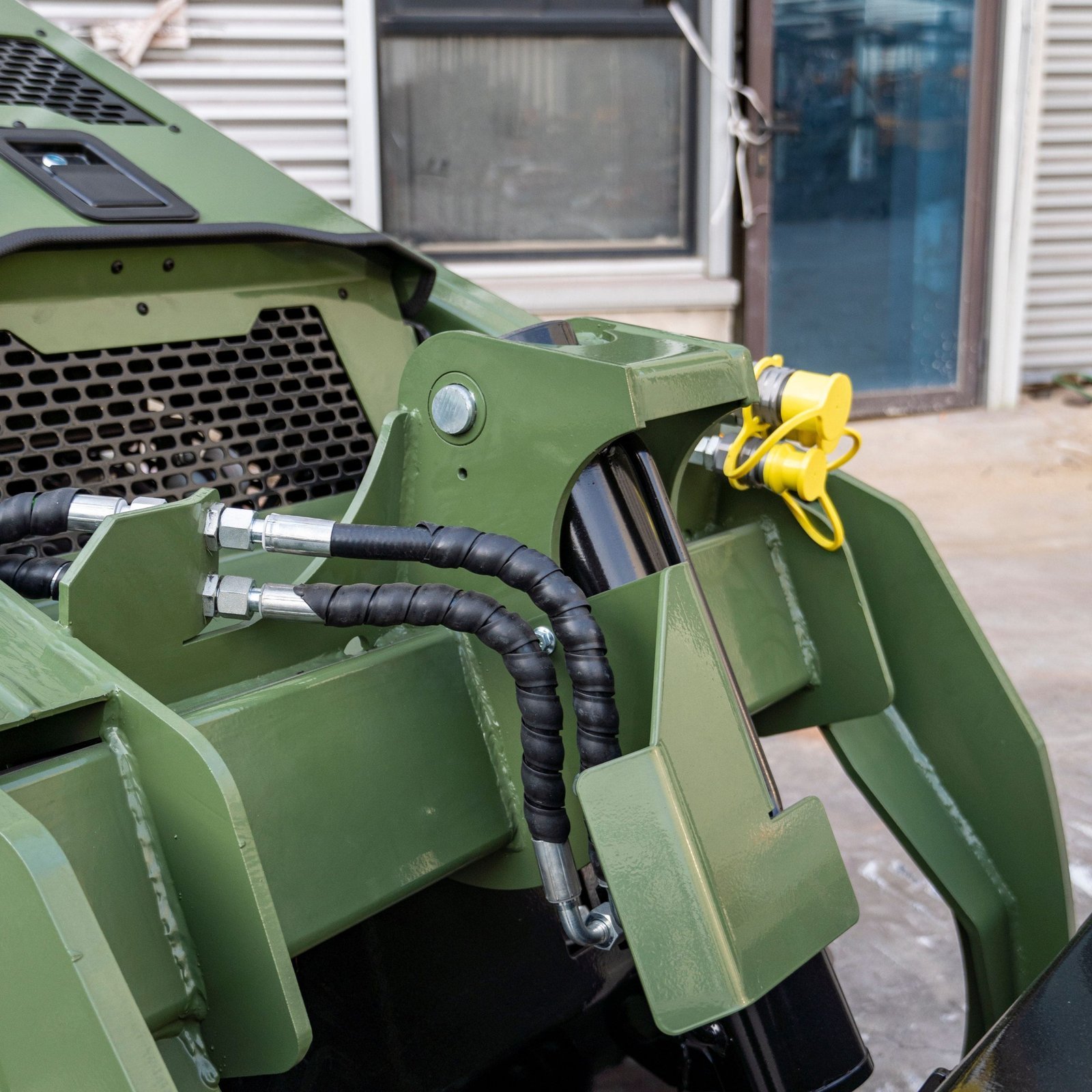 TYPHON Stomp V1000 24HP Kubota D1105 Water Cooled Diesel Skid Steer Pilot Control - Image 22