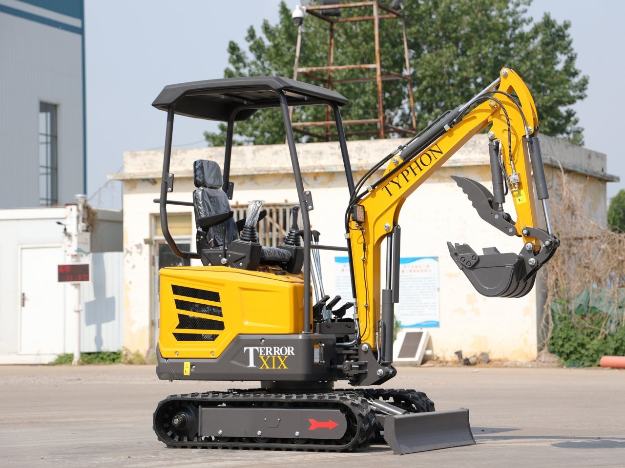TYPHON TERROR XIX Prestige Mini Excavator – 1.8 Ton Trench Digger with Boom Swing - Image 3
