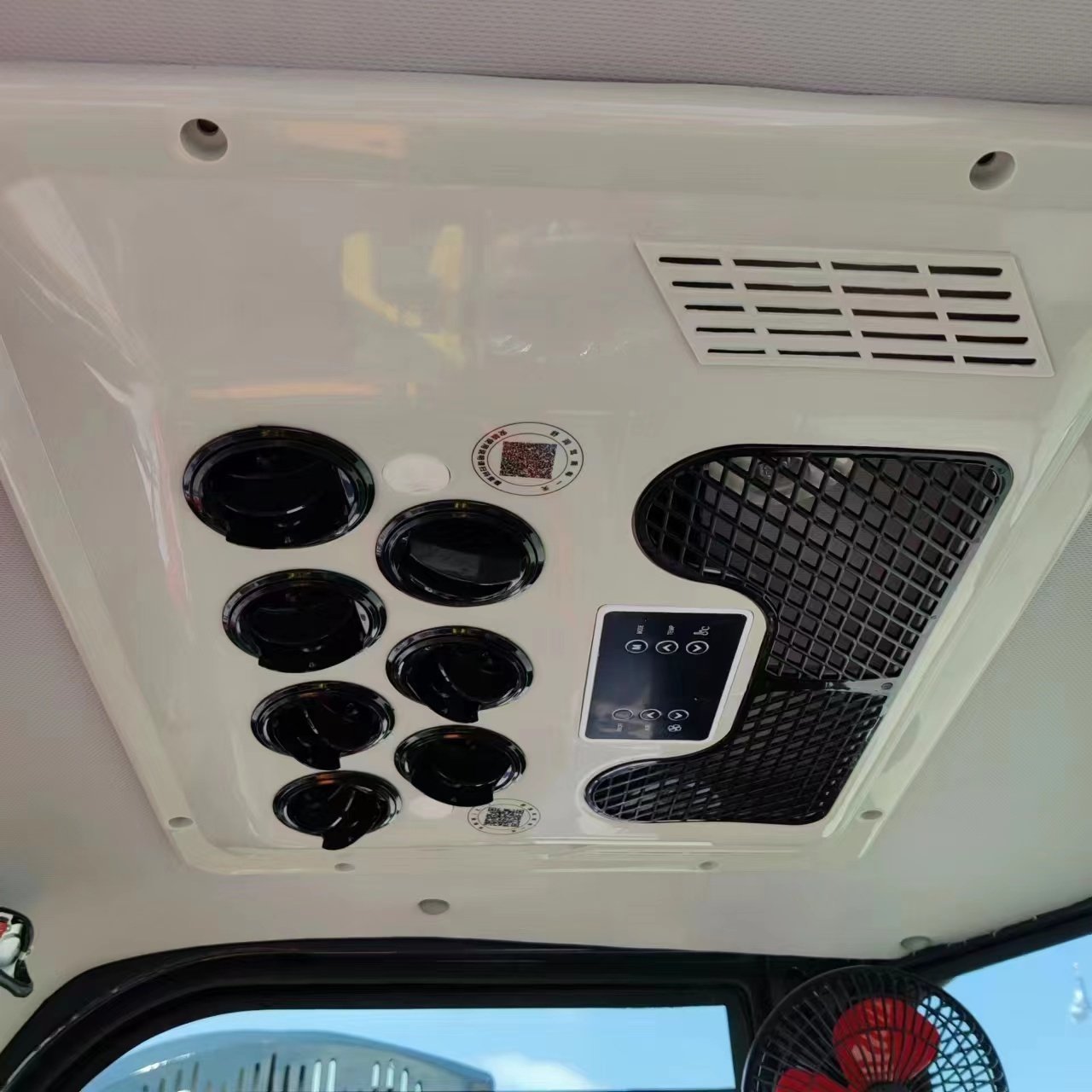 TYPHON TERROR XVIII Prestige 2 Ton Mini Excavator, KUBOTA D902 Diesel Engine USA - Image 7