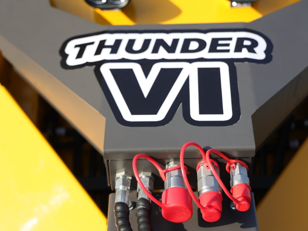 TYPHON Thunder VI 23hp EPA B&S Engine Wheel Loader USA - Image 9