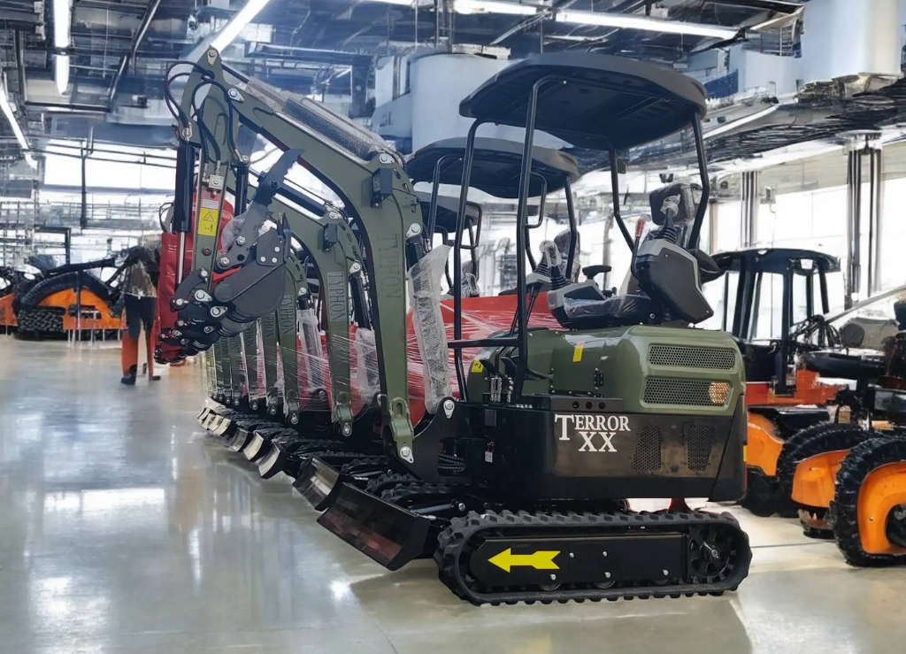 2025 4,000 lb Green TYPHON TERROR XX Mini Excavator Rubber Track with Kubota D902 Diesel Engine USA - Image 2
