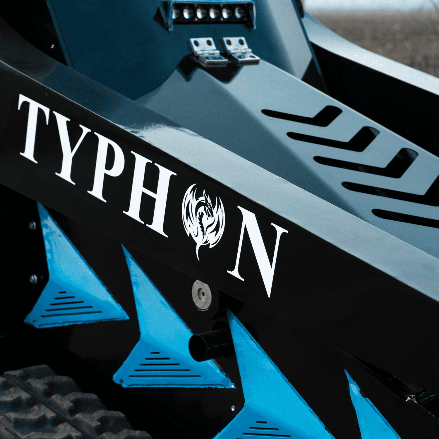 NEW TYPHON STOMP X1300 & STOMP 509 Mini Skid Steer Ripper Attachment 3 Tooth - Image 5