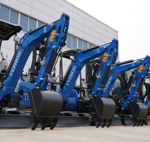 TYPHON TERROR XVII Cabin Mini Excavator Rubber Track with Kubota D902 Diesel Engine - Image 3